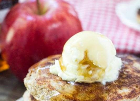 Pancakes Μήλου με Frozen Yogurt