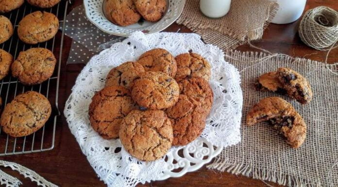 Cookies ολικής με μέλι και σοκολάτα